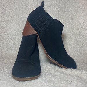 Dolce Vita Suede Black Ankle Boots Size 8